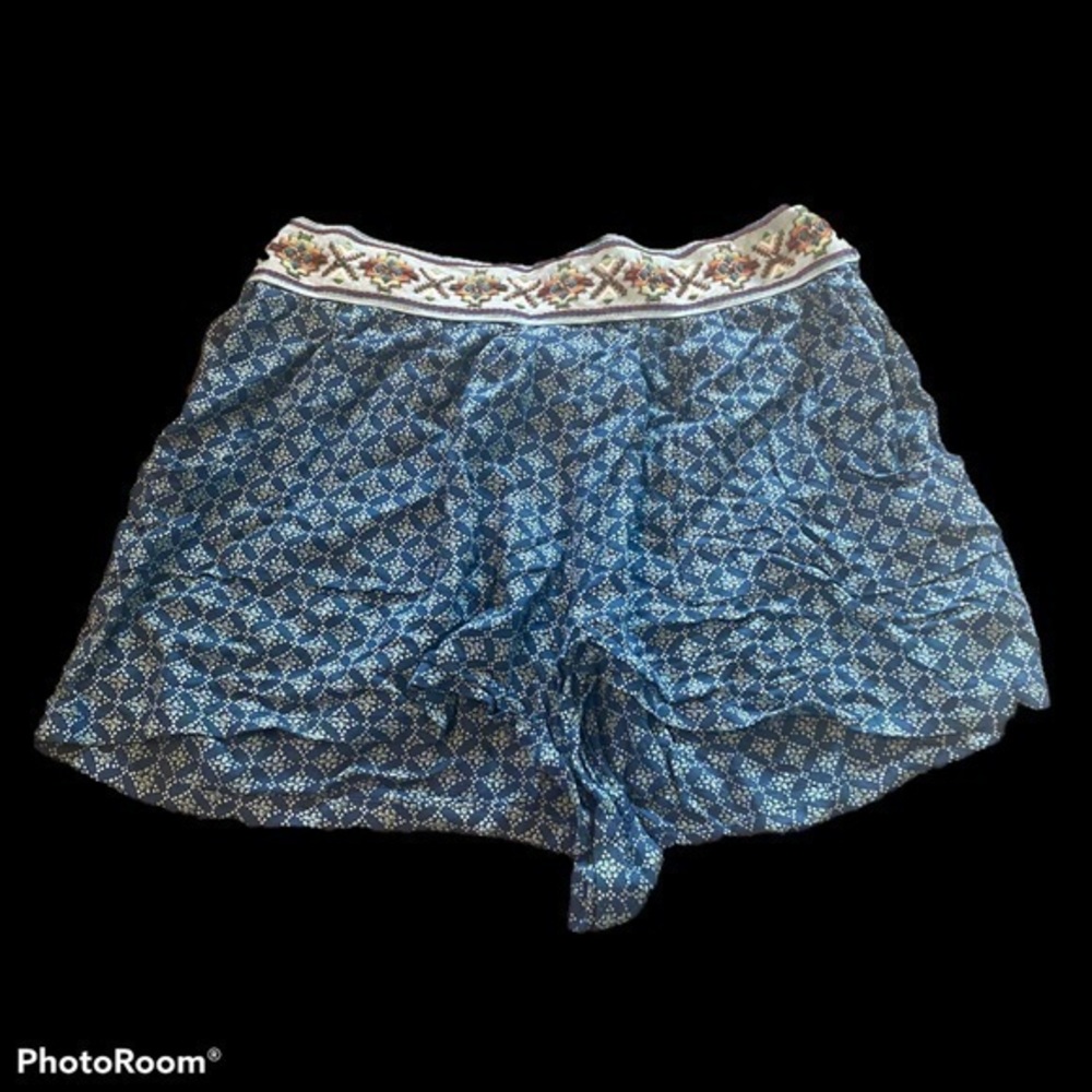 Angie blue and rainbows embroidered shorts